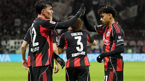 Frankfurt đứng trước 'cơn bão tháo chạy', có thể thu 200 triệu euro hè này
