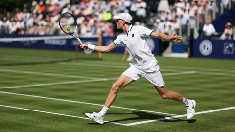  Jannik Sinner trước áp lực lần đầu bảo vệ ngôi vô địch Wimbledon