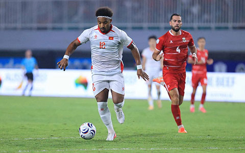 Xuân Son ghi bàn ấn định tỷ số 3-0 cho ĐT Việt Nam