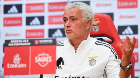  Mourinho được xóa án phạt