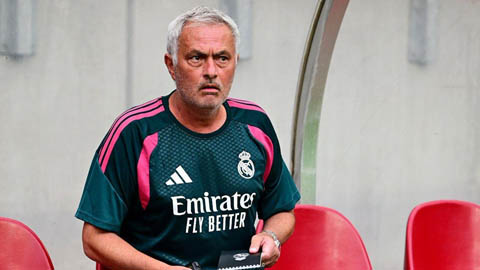  Mourinho thất vọng vì Real Madrid để Rodri rơi vào tay Barcelona
