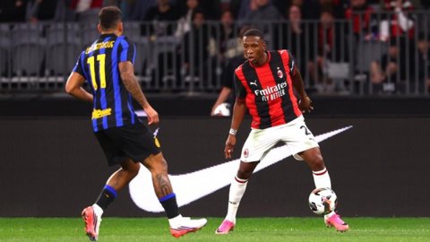 Từng là người hùng derby nhưng Estupinan chưa tạo được sự an tâm nơi hành lang trái