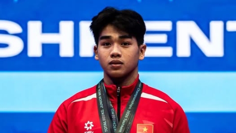  Lực sĩ 19 tuổi lập hat-trick HCV, cử tạ Việt Nam gây tiếng vang châu Á
