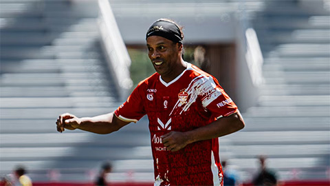 Ronaldinho muốn thâu tóm đội bóng rổ Monaco