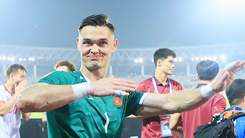  Vì sao trọng tài bẻ còi, không rút thẻ đỏ với Lê Giang Patrik?