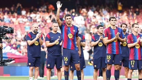  Barca: Trò sudoku ở hàng tiền vệ của Hansi Flick