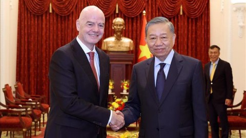  Tổng Bí thư, Chủ tịch nước Tô Lâm tiếp Chủ tịch Liên đoàn Bóng đá Thế giới