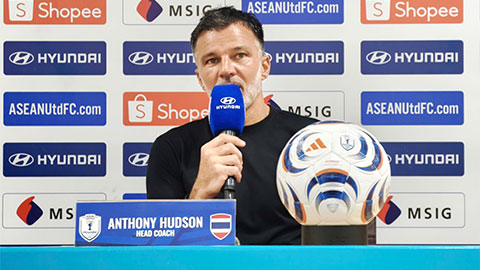 HLV Anthony Hudson thừa nhận ĐT Việt Nam xứng đáng vô địch AFF Cup 2026 - Ảnh: Minh Tuấn 