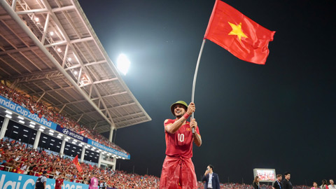  Lên đỉnh Đông Nam Á và bản hùng ca Việt Nam