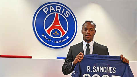  'Cậu bé vàng' Renato Sanches bị PSG thanh lý hợp đồng