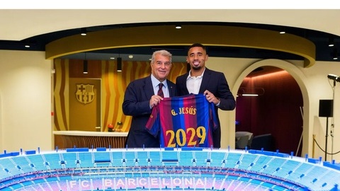  Barca đang 'bóc túi mù' với Gabriel Jesus