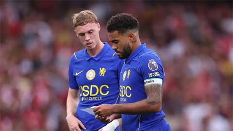  Hé lộ 'mật thư' HLV Xabi Alonso gửi Reece James ở trận Arsenal vs Chelsea