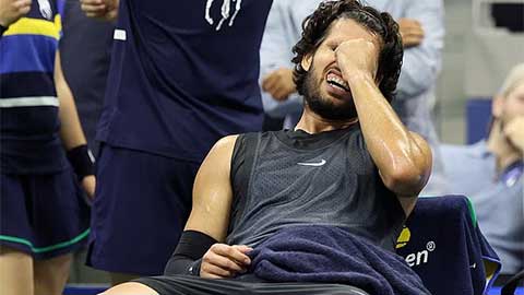  Thua cay đắng Ben Shelton giữa đêm, Carlos Alcaraz thành cựu vương US Open