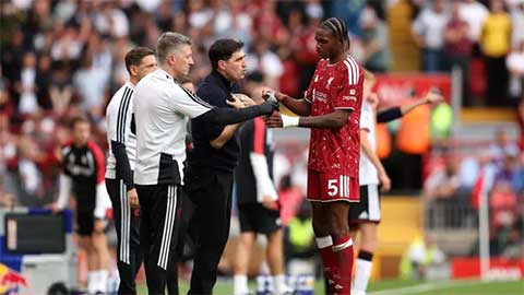  Fan Liverpool đẩy Jeremy Jacquet vào thế nguy hiểm sau trận hòa Fulham