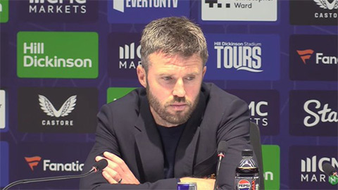  Carrick phẫn nộ, gọi quyết định VAR là 'lời giải thích khó tin'
