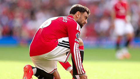  Bruno Fernandes bị Roy Keane mắng là 'ngớ ngẩn'