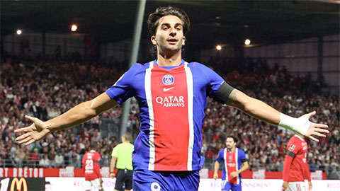  Ferran Torres giúp PSG giành chiến thắng đầu tiên tại Ligue 1