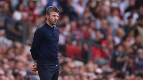  Carrick hết đường thử nghiệm, MU buộc phải 'tất tay' trước Brighton?