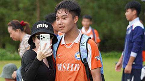  Tạ Đình Phong trở lại U17 Việt Nam chuẩn bị cho World Cup