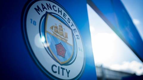  Man City đã 'phù phép' gần 1 tỷ bảng như thế nào?