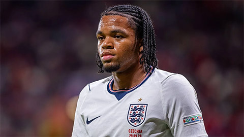  Thần đồng của Liverpool đi vào lịch sử tuyển Anh