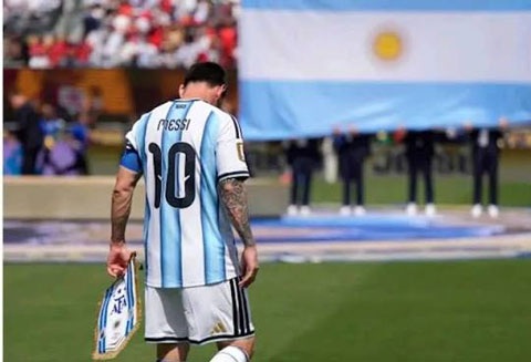 Messi chia tay ĐT Argentina 