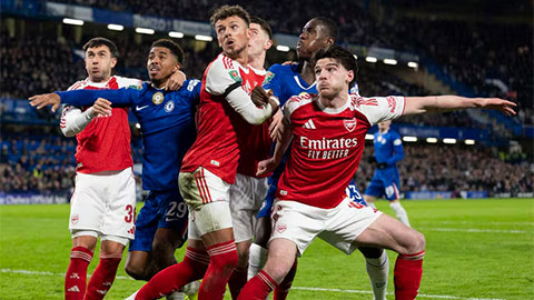  Premier League 'dẹp loạn' đá phạt góc