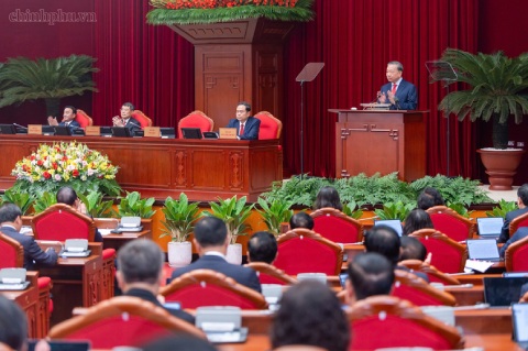 Tổng Bí thư, Chủ tịch nước Tô Lâm đề nghị các đồng chí Trung ương thảo luận dân chủ, thẳng thắn, đi sâu vào những lựa chọn lớn, những vấn đề còn khác nhau - Ảnh: chinhphu.vn/Nhật Bắc