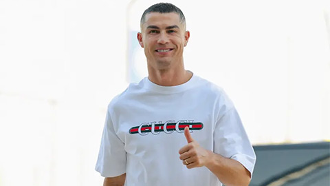 Ronaldo tươi cười khi trở lại Al Nassr