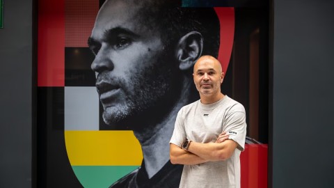 Andres Iniesta đang đón nhận cuộc sống theo cách anh từng chơi bóng. Ảnh: Diario AS