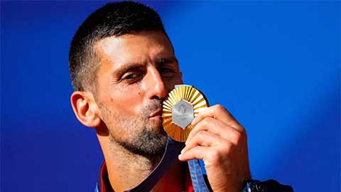  Djokovic áp sát kỷ lục của Federer, úp mở chuyện giải nghệ sau chức vô địch Trung Quốc mở rộng
