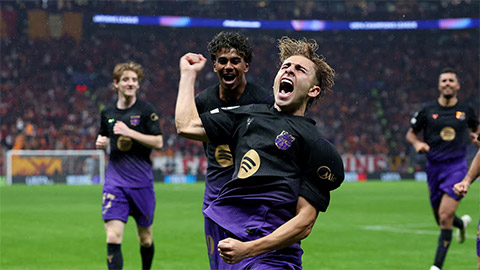  Hansi Flick tạo ra 'con quái vật' Barca
