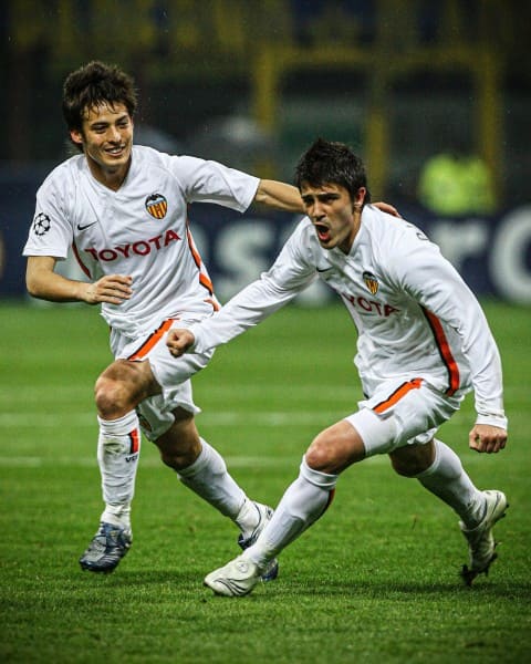 Khủng hoảng T chính buộc Valencia phải bán cả Silva lẫn Villa năm 2010. Ảnh: Facebook