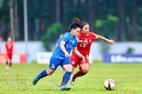 Cuộc đua tranh quyết liệt giữa TP.HCM I vs Thái Nguyên T&T. Ảnh: Thanh Tuấn