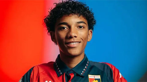Robinho Junior trong màu áo Genoa