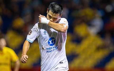 Tuấn Hải "thông nòng" sau thời gian dài tịt ngòi ở V.League - Ảnh: Đức Cường 