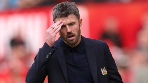 Carrick đang đối diện nguy cơ bị sa thải