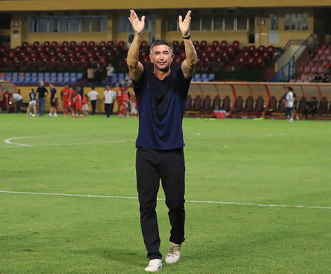 HLV Harry Kewell cho biết Hà Nội đã nghiên cứu kỹ và thành công bắt bài CAHN. Ảnh: Minh Tuấn