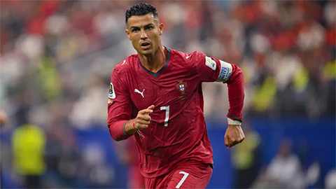  Luis Figo phẫn nộ với án phạt cho Ronaldo