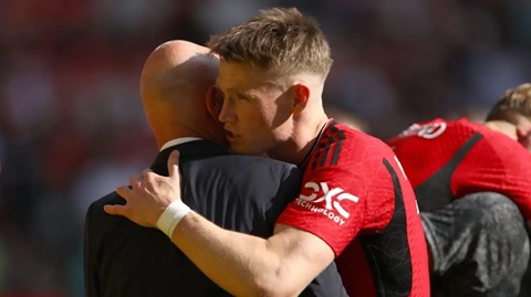 Ten Hag thất vọng vì MU đẩy Scott McTominay sang Napoli