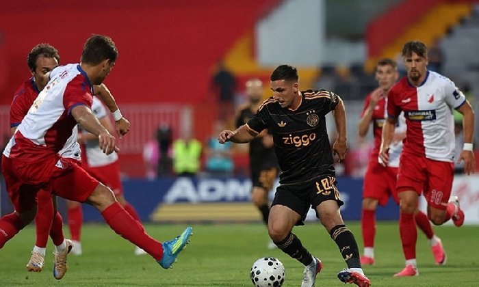  Nhật định phạt góc Ajax vs Vojvodina, 1h00 ngày 31/7