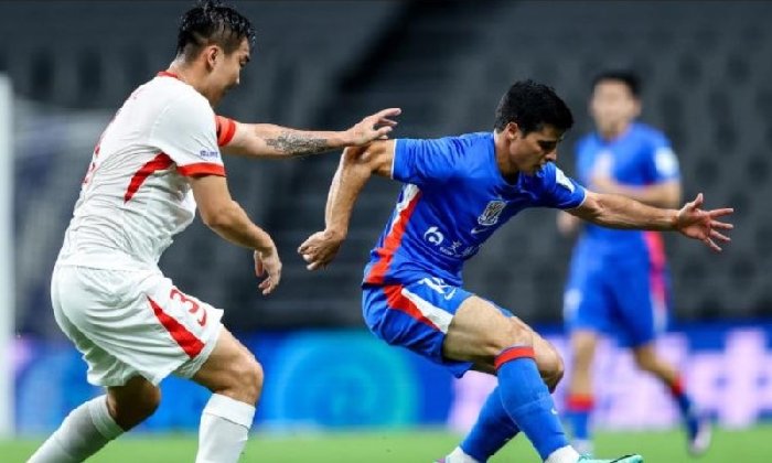 Nhật định phạt góc Qingdao Hainiu vs Shanghai Shenhua, 18h00 ngày 8/8