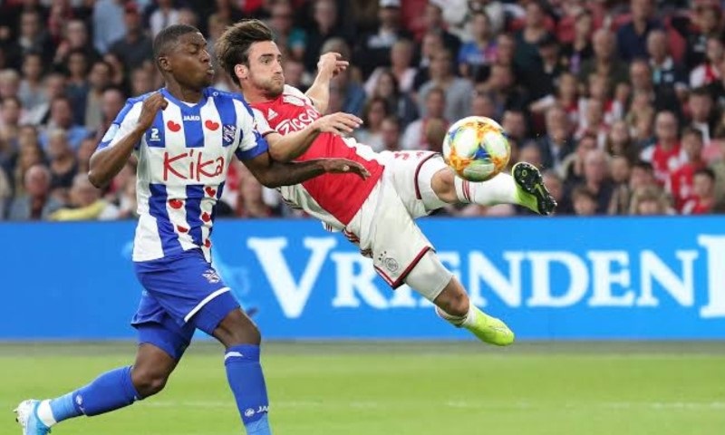 Nhật định phạt góc Ajax vs Heerenveen, 21h45 ngày 16/8 - Ảnh 1