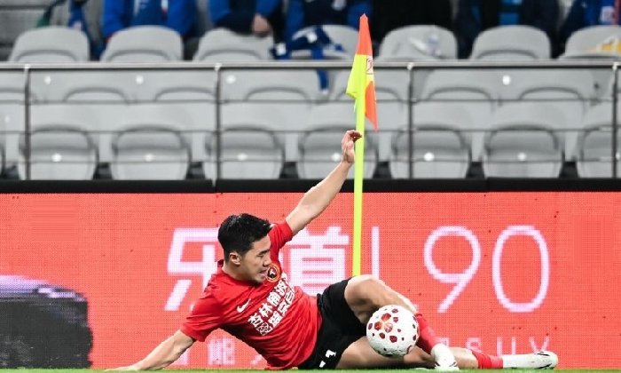  Nhật định phạt góc Liaoning Tieren vs Shanghai Shenhua, 18h35 ngày 2/8
