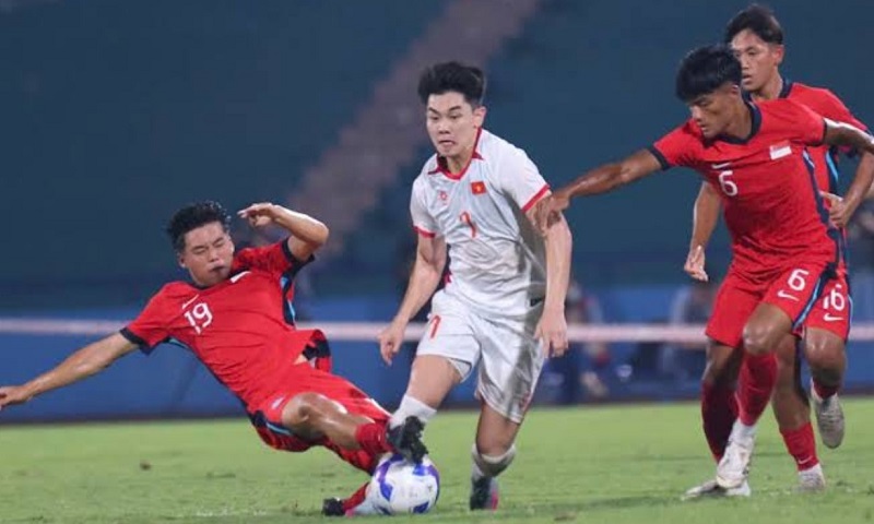Nhật định phạt góc Việt Nam vs Singapore, 20h00 ngày 31/7 - Ảnh 1