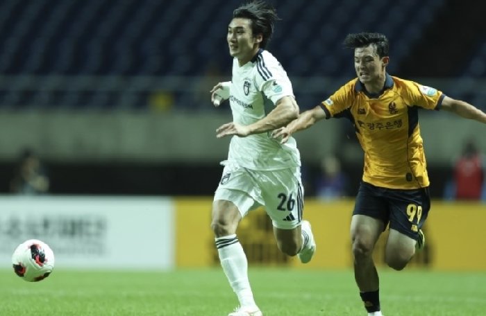  Nhận định Gwangju vs Ulsan 12h00 ngày 11/10: Sáng kèo cửa dưới