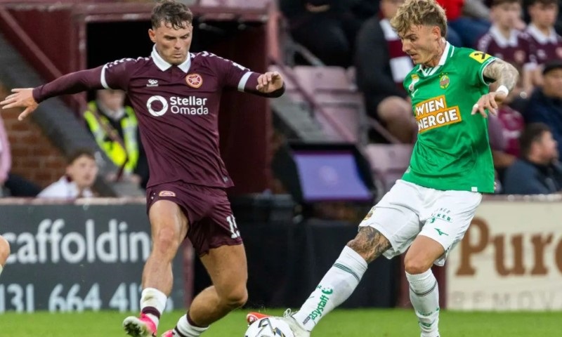 Nhật định phạt góc Rapid Wien vs Hearts, 23h45 ngày 26/8 - Ảnh 1